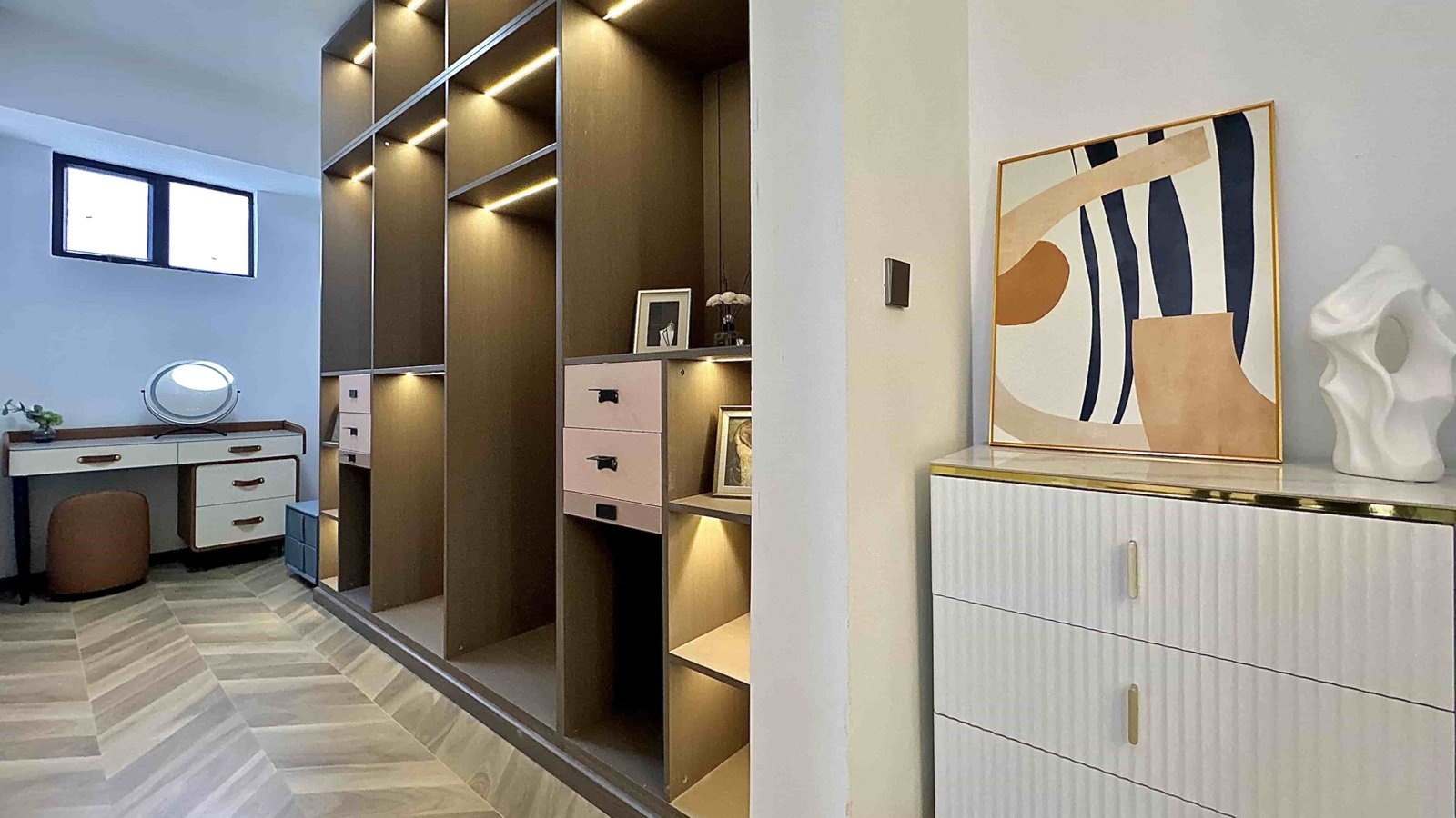 Imgi 12 1697276668 Comfy closet