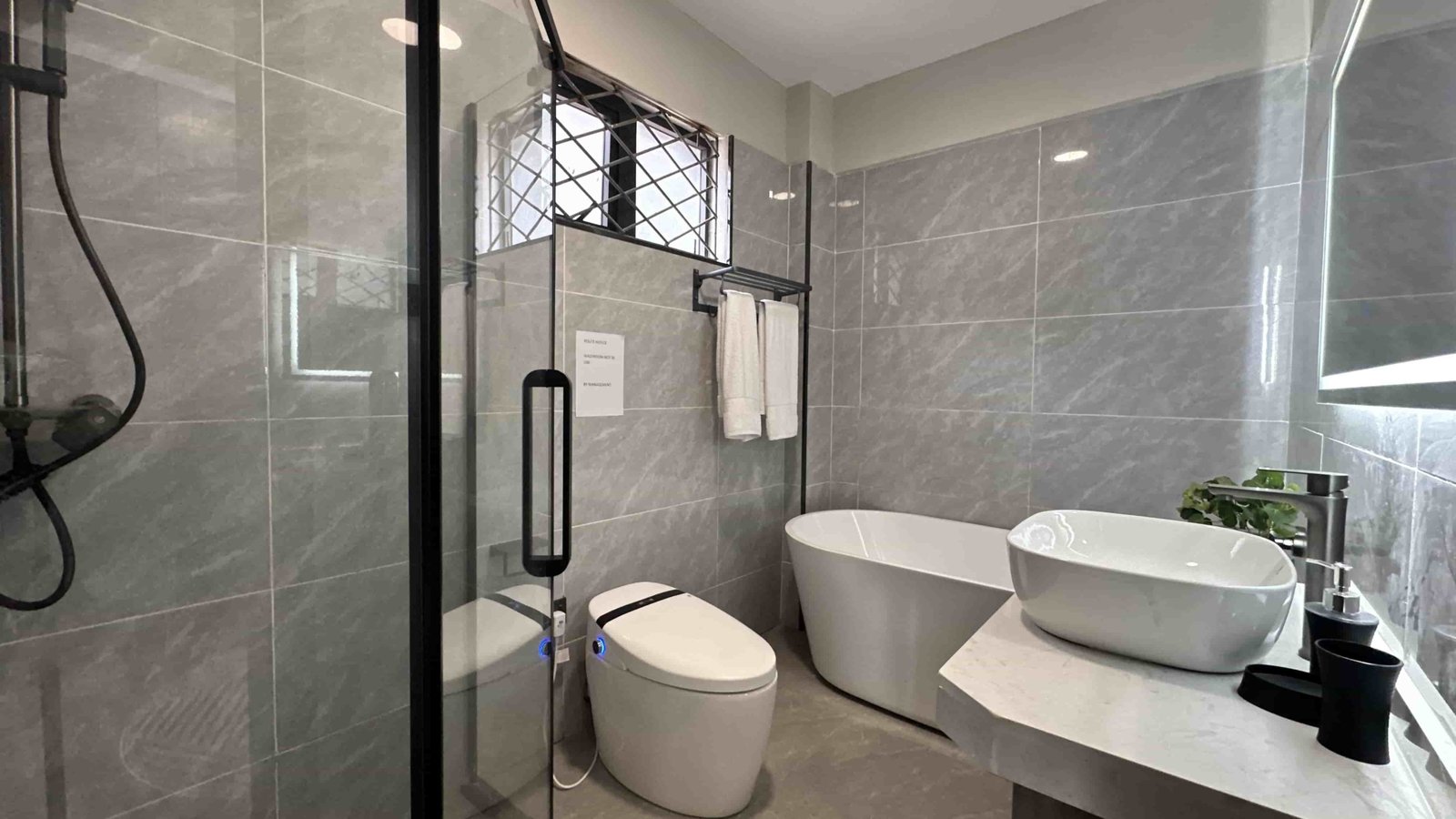 Imgi 3 1690206552 Bath